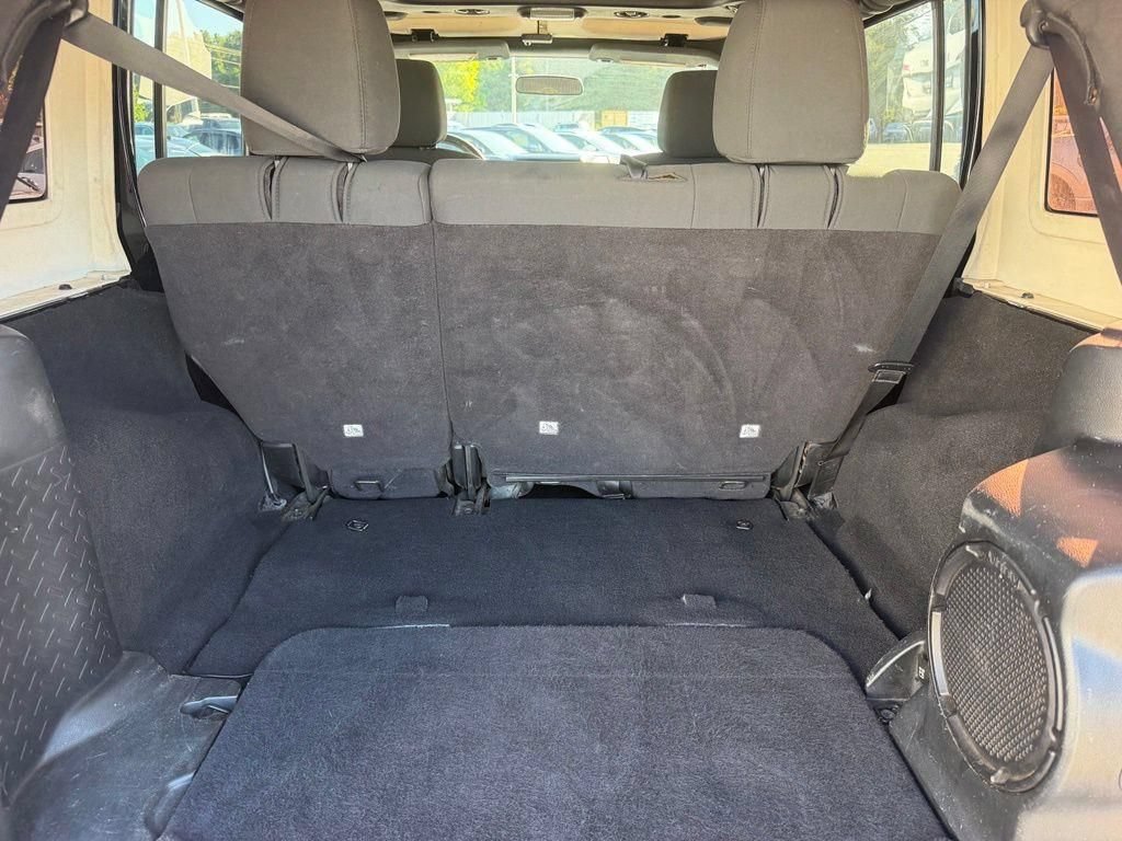 Used 2012 Jeep Wrangler Unlimited Sahara AWD/4WD image 14