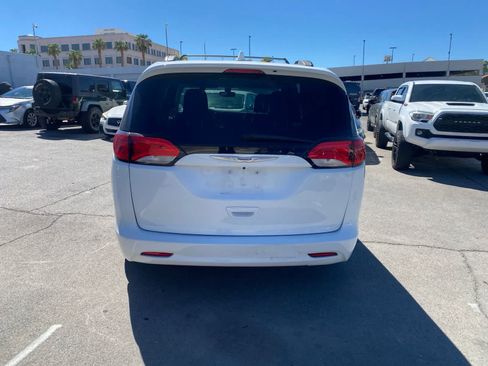 Used 2020 Chrysler Voyager Lxi FWD image 7