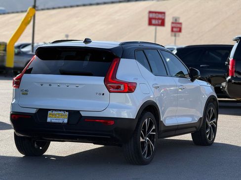 Used 2021 Volvo XC40 T5 R-Design AWD/4WD image 7
