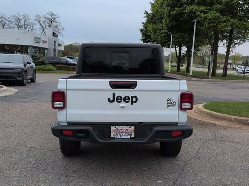 Used 2021 Jeep Gladiator Sport AWD/4WD image 4