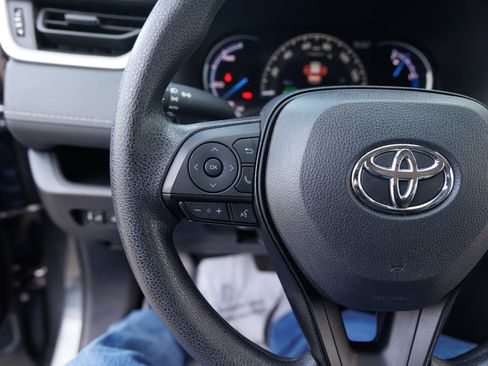 Certified 2025 Toyota RAV4 XLE image 18