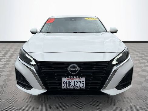 Used 2023 Nissan Altima 2.5 SV FWD image 2