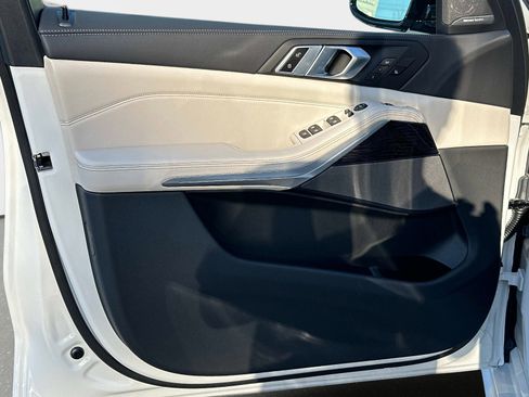 New 2026 BMW X5 xDrive40i w/ M Sport Package image 17