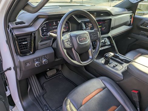 Used 2023 GMC Sierra 1500 AT4 w/ AT4 Preferred Package AWD/4WD image 14