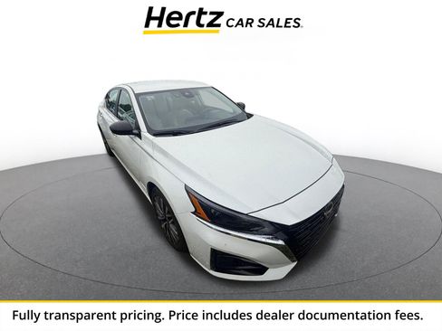 Used 2025 Nissan Altima 2.5 SV FWD image 1