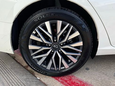 Used 2025 Nissan Altima 2.5 SV image 9