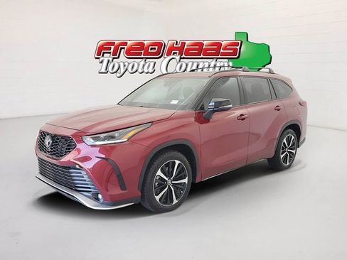 Used 2022 Toyota Highlander XSE image 1