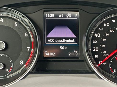 Used 2020 Volkswagen Atlas Cross Sport SE w/ Towing Package image 24