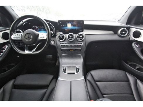 Used 2022 Mercedes-Benz GLC 300 image 9
