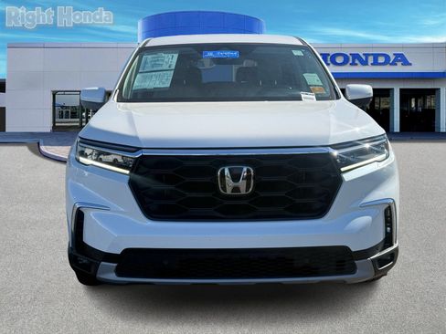 Used 2025 Honda Pilot EX-L image 5