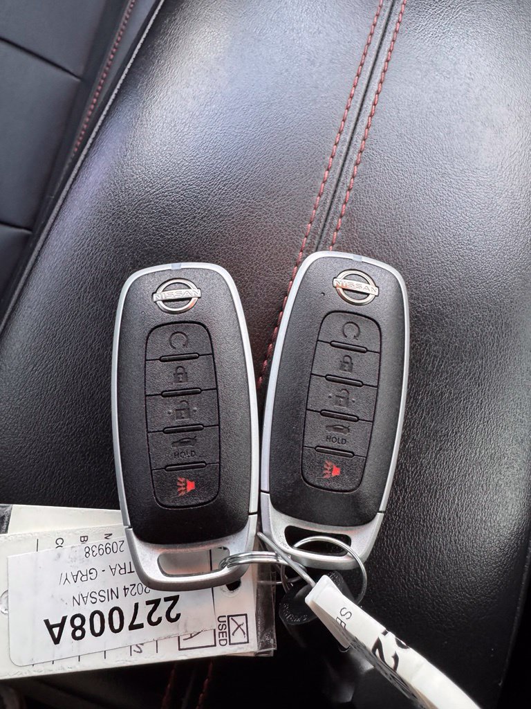 Used 2024 Nissan Sentra SR w/ SR Premium Package FWD image 30