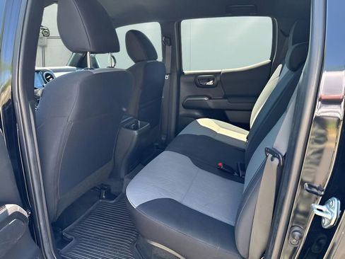 Used 2023 Toyota Tacoma TRD Off-Road AWD/4WD image 36