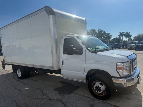 Used 2024 Ford E-450 and Econoline 450 Super Duty w/ Power Windows & Locks Group RWD image 2
