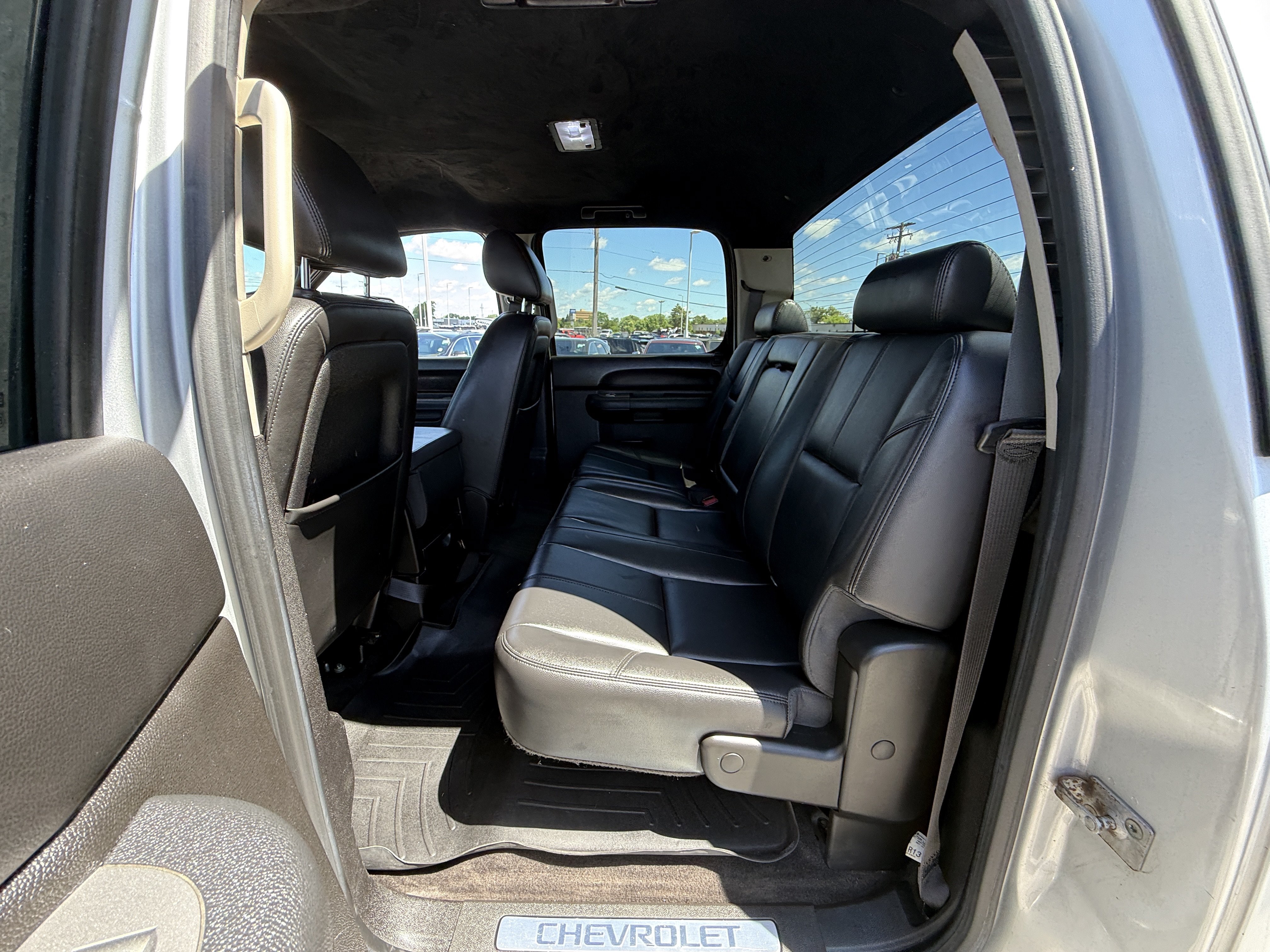 Used 2014 Chevrolet Silverado 2500 LT w/ Z71 Appearance Package AWD/4WD image 17