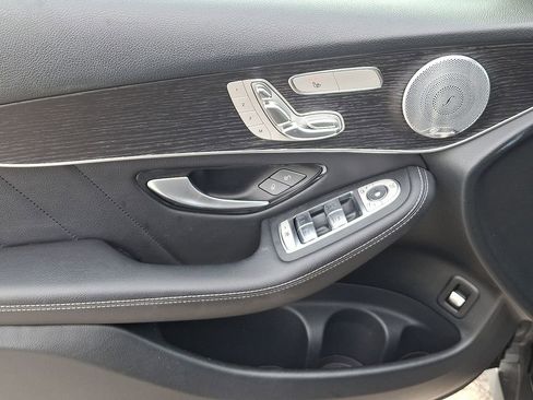 Used 2021 Mercedes-Benz GLC 300 4MATIC image 13