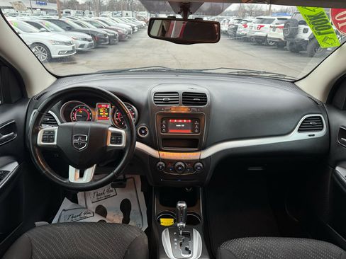 Used 2016 Dodge Journey SE w/ Flexible Seating Group image 12