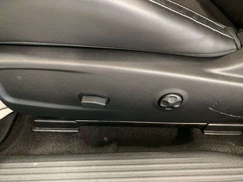 Used 2015 Dodge Challenger SRT Hellcat image 24