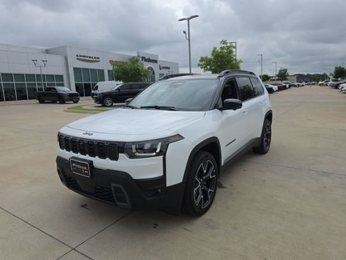 New 2026 Jeep Cherokee Overland w/ Trailer Tow Group AWD/4WD image 9