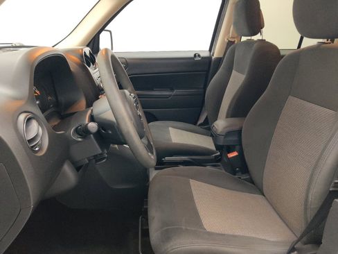 Used 2017 Jeep Patriot Sport w/ Power Value Group FWD image 17