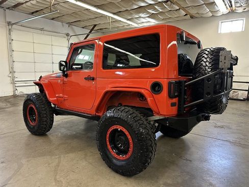 Used 2015 Jeep Wrangler Rubicon w/ Power Convenience Group image 4