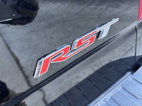 Used 2022 Chevrolet Silverado 1500 RST image 11