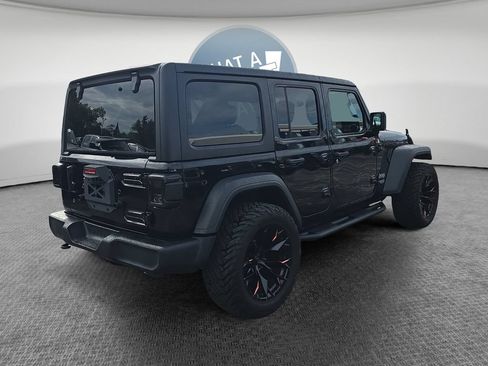 Used 2019 Jeep Wrangler Unlimited Sport S AWD/4WD image 3