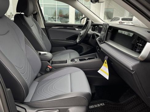 New 2026 Volkswagen Tiguan SE image 23