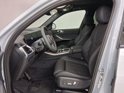 New 2026 BMW X5 sDrive40i w/ M Sport Package RWD image 5