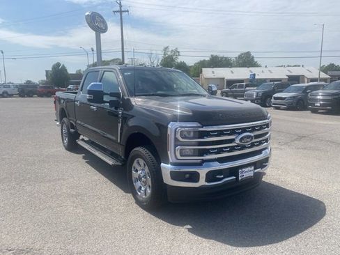 Used 2024 Ford F250 Lariat w/ Chrome Package image 8