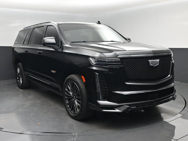Used 2024 Cadillac Escalade ESV V w/ Heavy-Duty Trailer Package AWD/4WD image 8