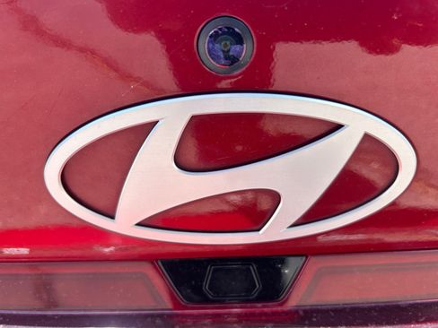 Certified 2024 Hyundai Elantra SEL FWD image 17