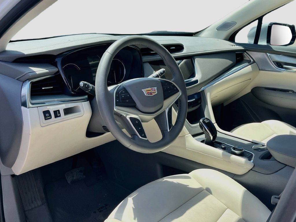 Used 2025 Cadillac XT5 Premium Luxury w/ LPO, Floor Liner Package FWD image 9