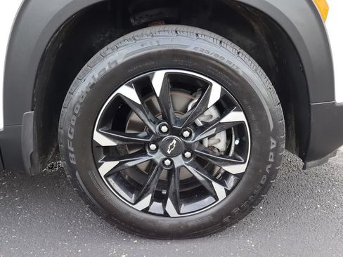 Used 2022 Chevrolet TrailBlazer LT w/ Convenience Package AWD/4WD image 14
