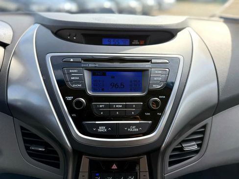 Used 2013 Hyundai Elantra SE image 11