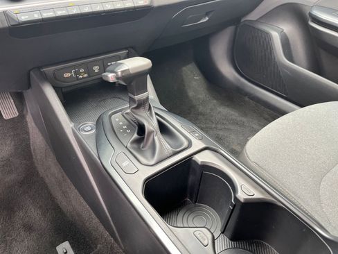 Used 2025 Kia K4 LXS image 40