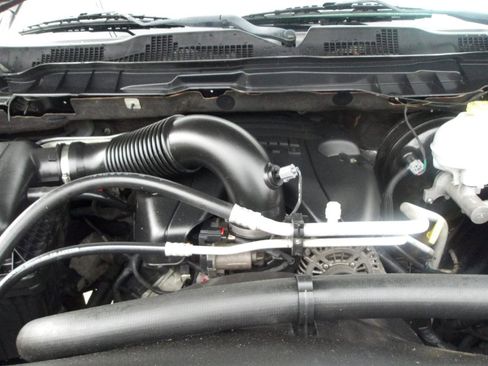 Used 2019 RAM 1500 Classic SLT RWD image 26