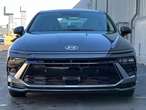 Used 2025 Hyundai Sonata Limited image 9