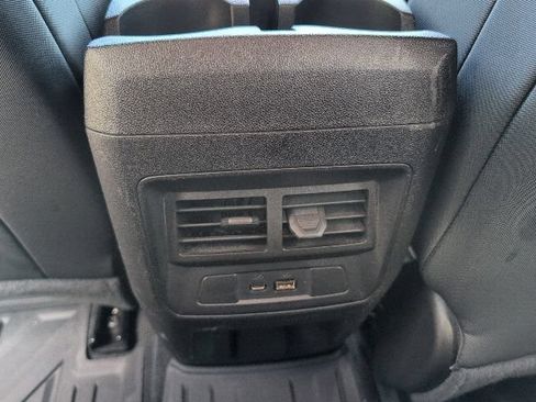 Used 2023 Chevrolet Colorado Z71 w/ Z71 Convenience Package 2 AWD/4WD image 6