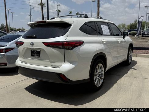 Used 2020 Toyota Highlander Limited FWD image 5