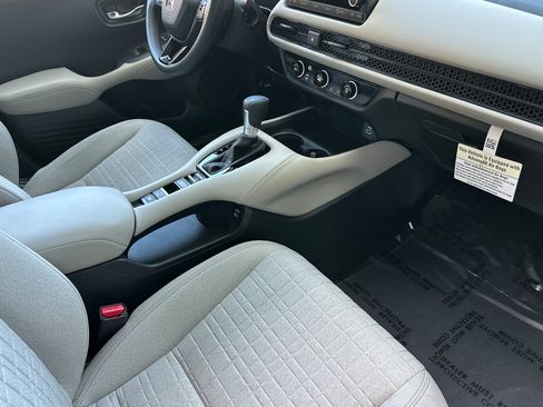 Used 2025 Honda HR-V LX image 15