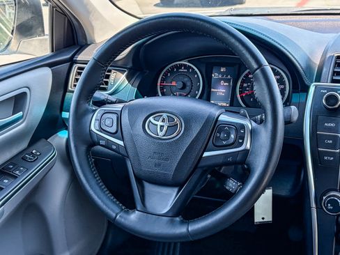 Used 2015 Toyota Camry SE FWD image 14