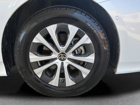 Used 2021 Toyota Prius Prime Limited FWD image 27