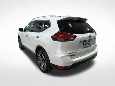 Used 2018 Nissan Rogue SL image 3
