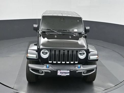 Used 2022 Jeep Wrangler Unlimited Sahara w/ Cold Weather Group AWD/4WD image 36