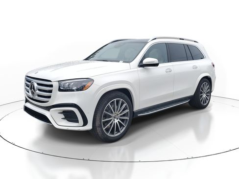 New 2026 Mercedes-Benz GLS 580 4MATIC image 2
