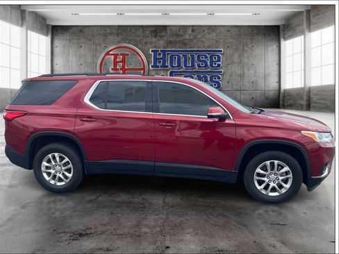 Used 2020 Chevrolet Traverse LT w/ Driver Confidence II Package AWD/4WD image 4