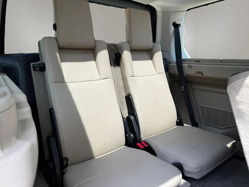 Used 2015 Land Rover LR4 HSE AWD/4WD image 18