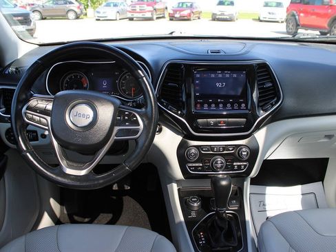Used 2019 Jeep Cherokee Limited AWD/4WD image 12