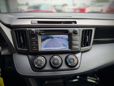 Used 2016 Toyota RAV4 LE FWD image 11