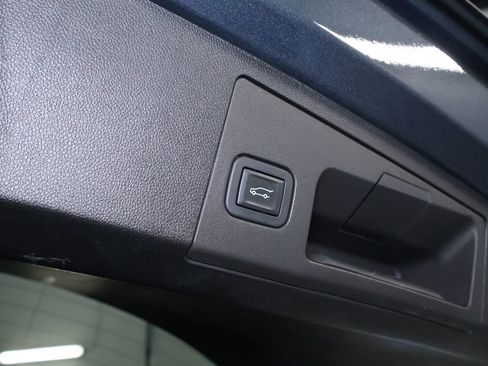 Used 2019 Cadillac XT4 Premium Luxury w/ Driver Awareness Package image 18